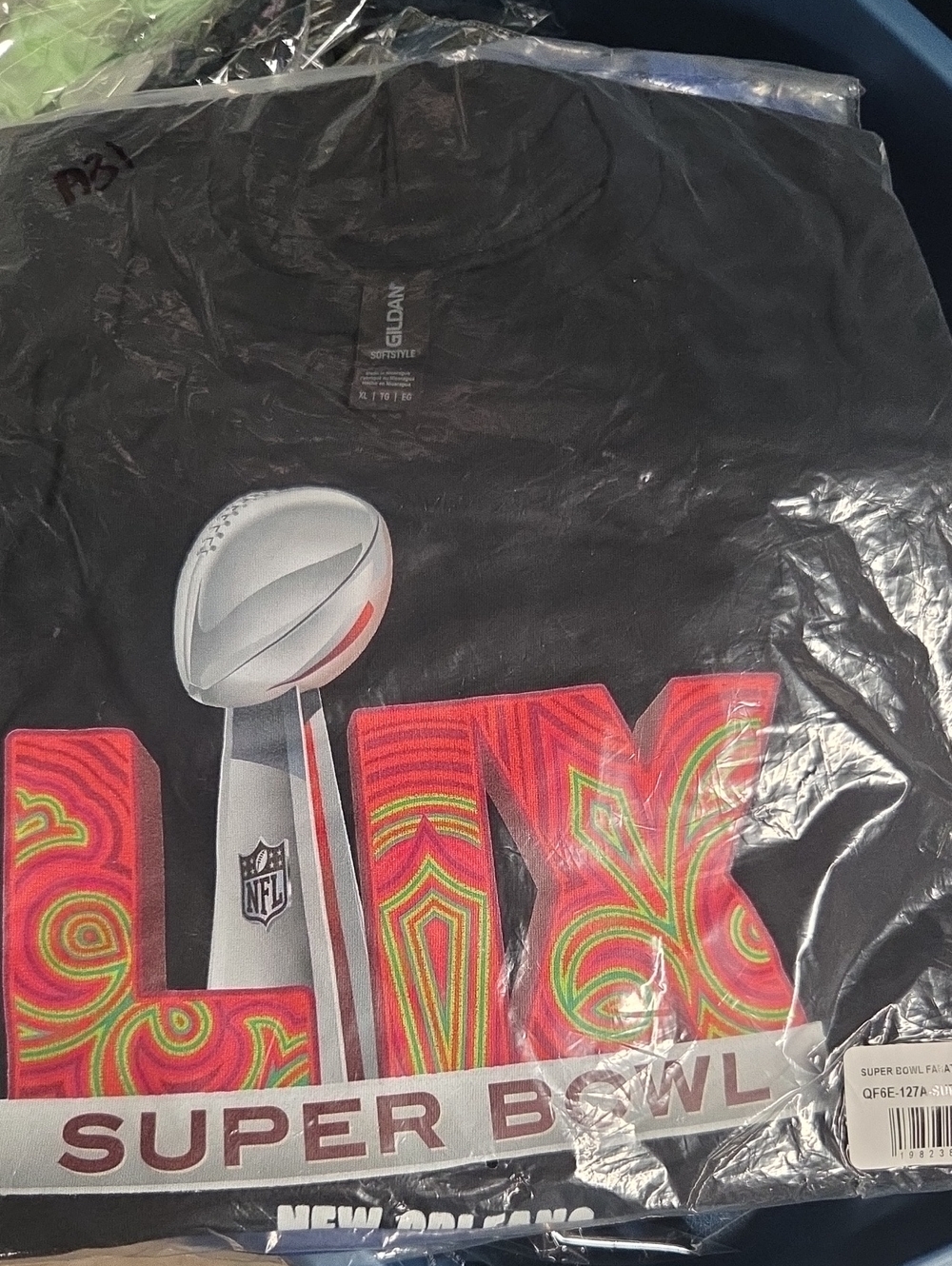 NWT Gildan New Orleans Black Super Bowl Graphic Tee with Multicolor Print